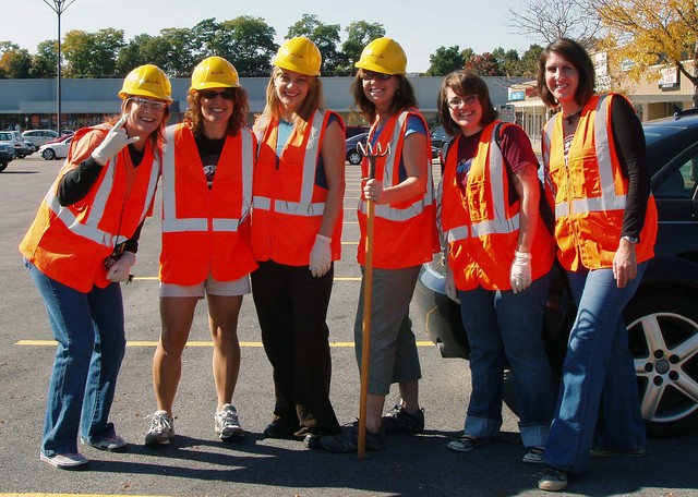 roller-derby-community-service-adopt-a-highway-2010